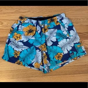 Patagonia baggies - like new!